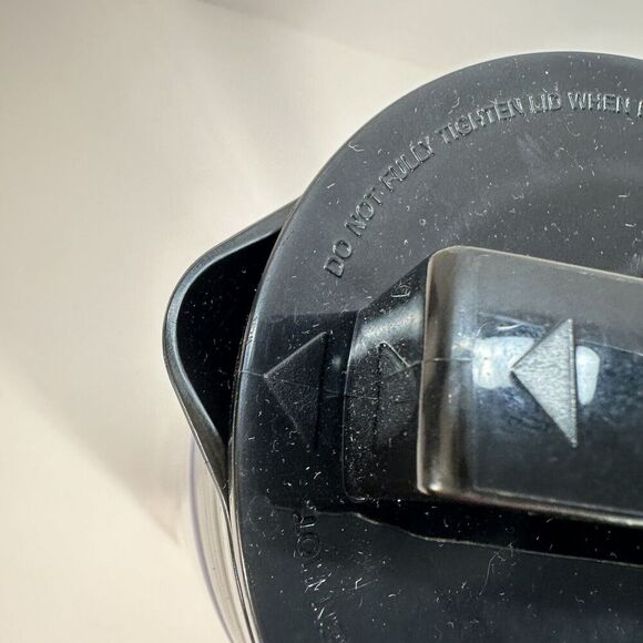 Takeya 1 Quart Patented Deluxe Cold Brew Coffee Maker Iced Home Brewed Chilled - Picture 8 of 9